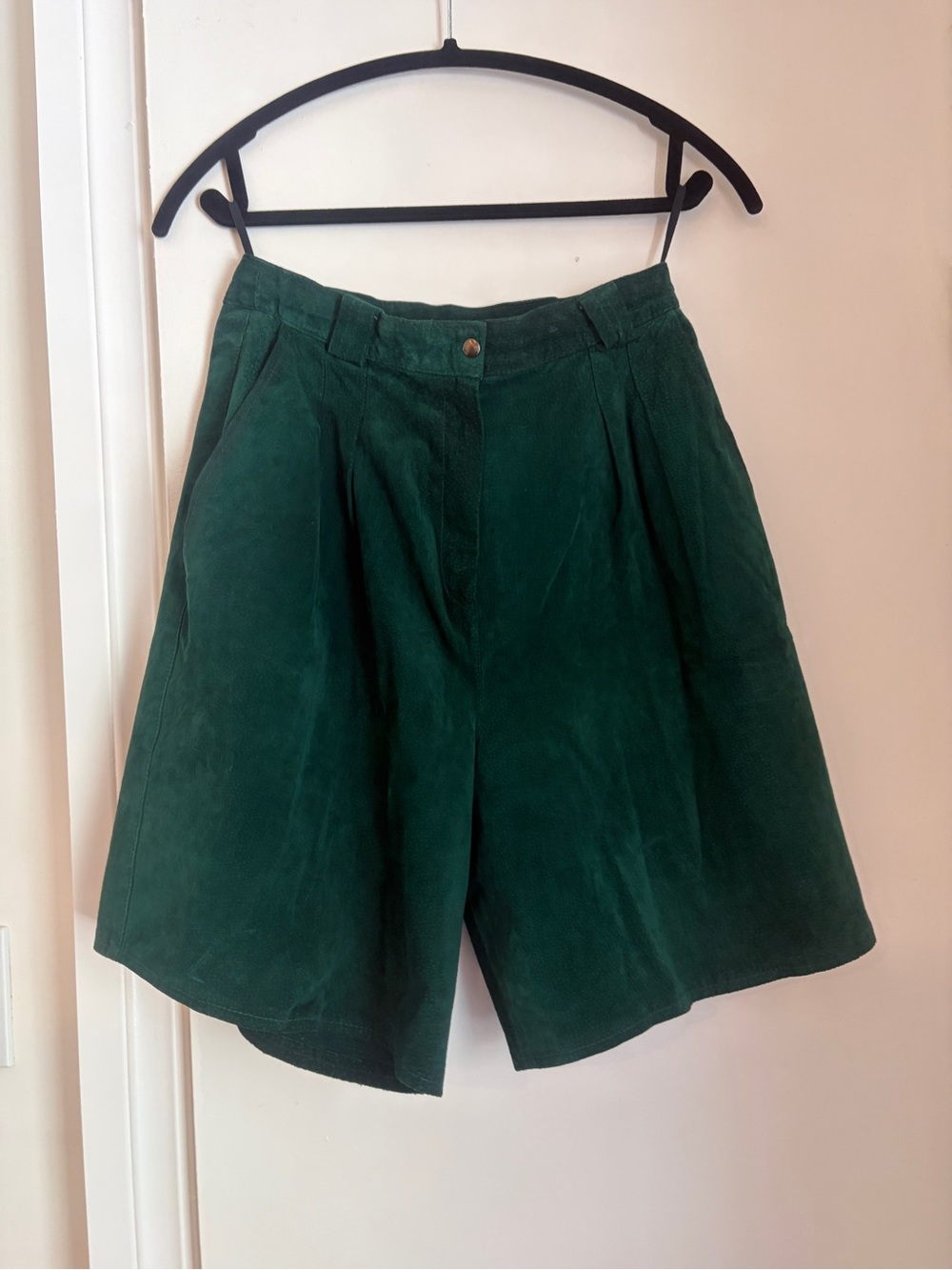 Vintage High-Waist Green leather Women’s Shorts